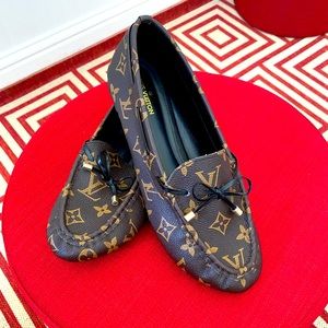 LV loafer size 7 new style